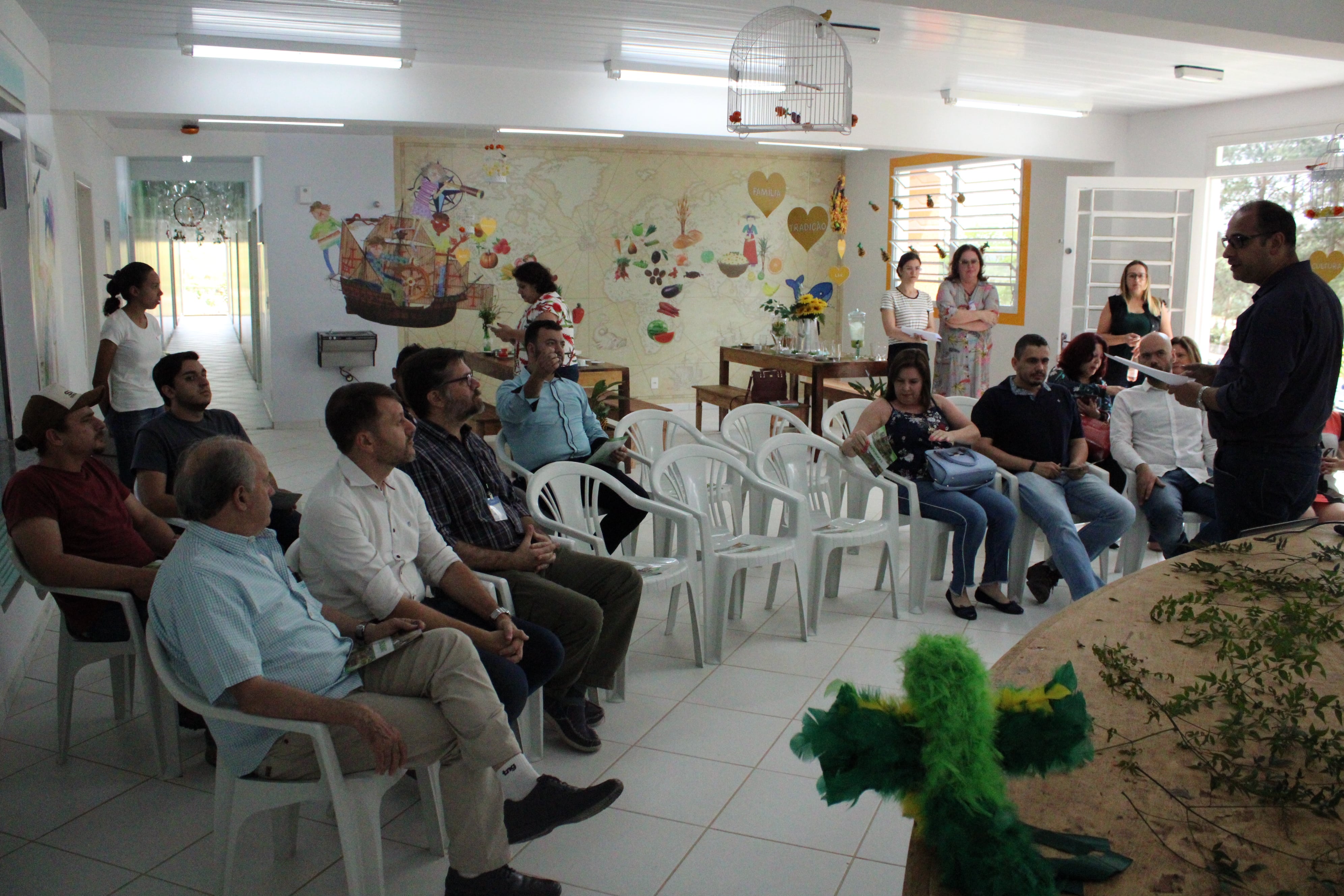 Leia mais sobre o artigo Técnicos da Região visitam a Escola da Natureza