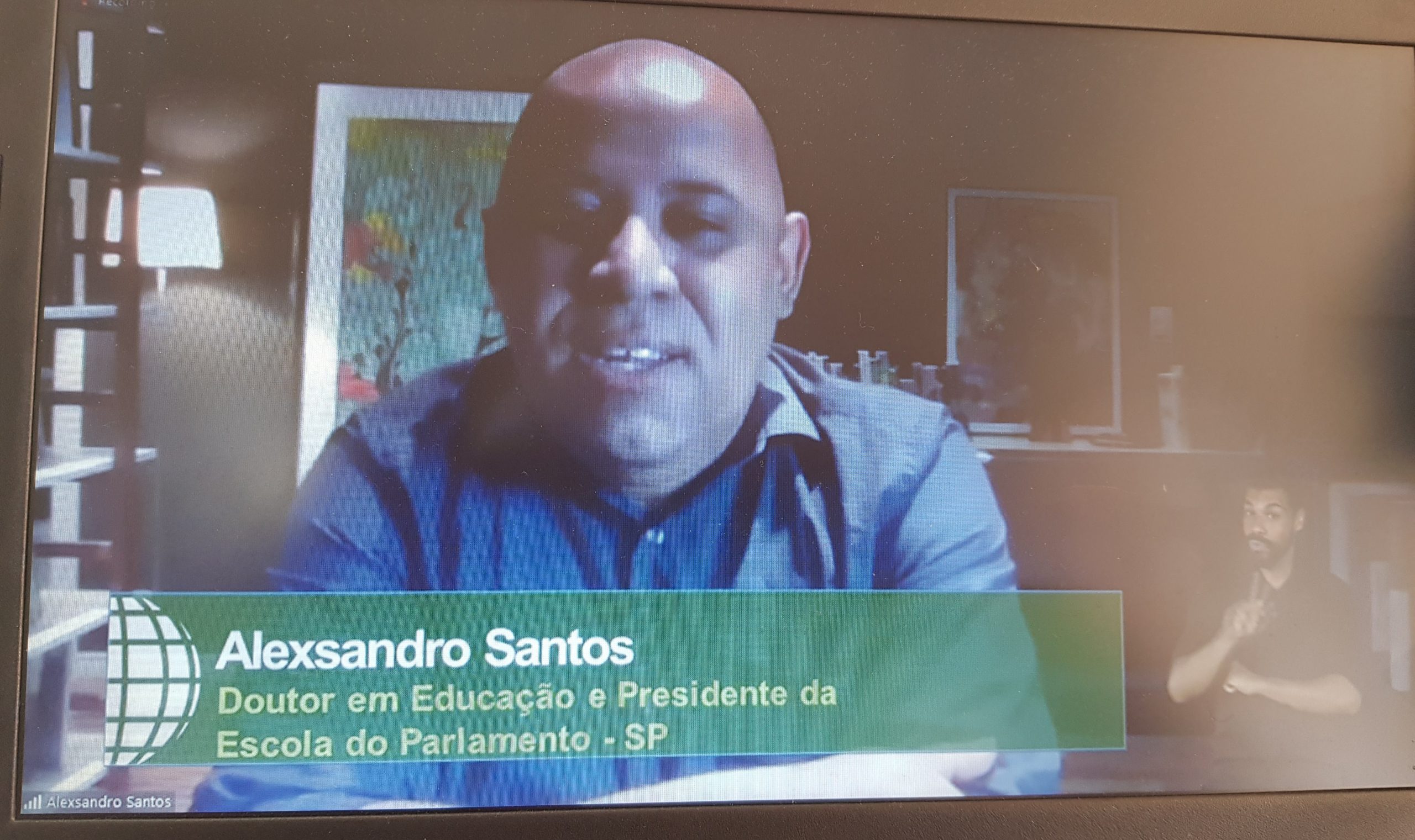 Leia mais sobre o artigo Professores da rede municipal participam de videoconferência sobre direitos da infância