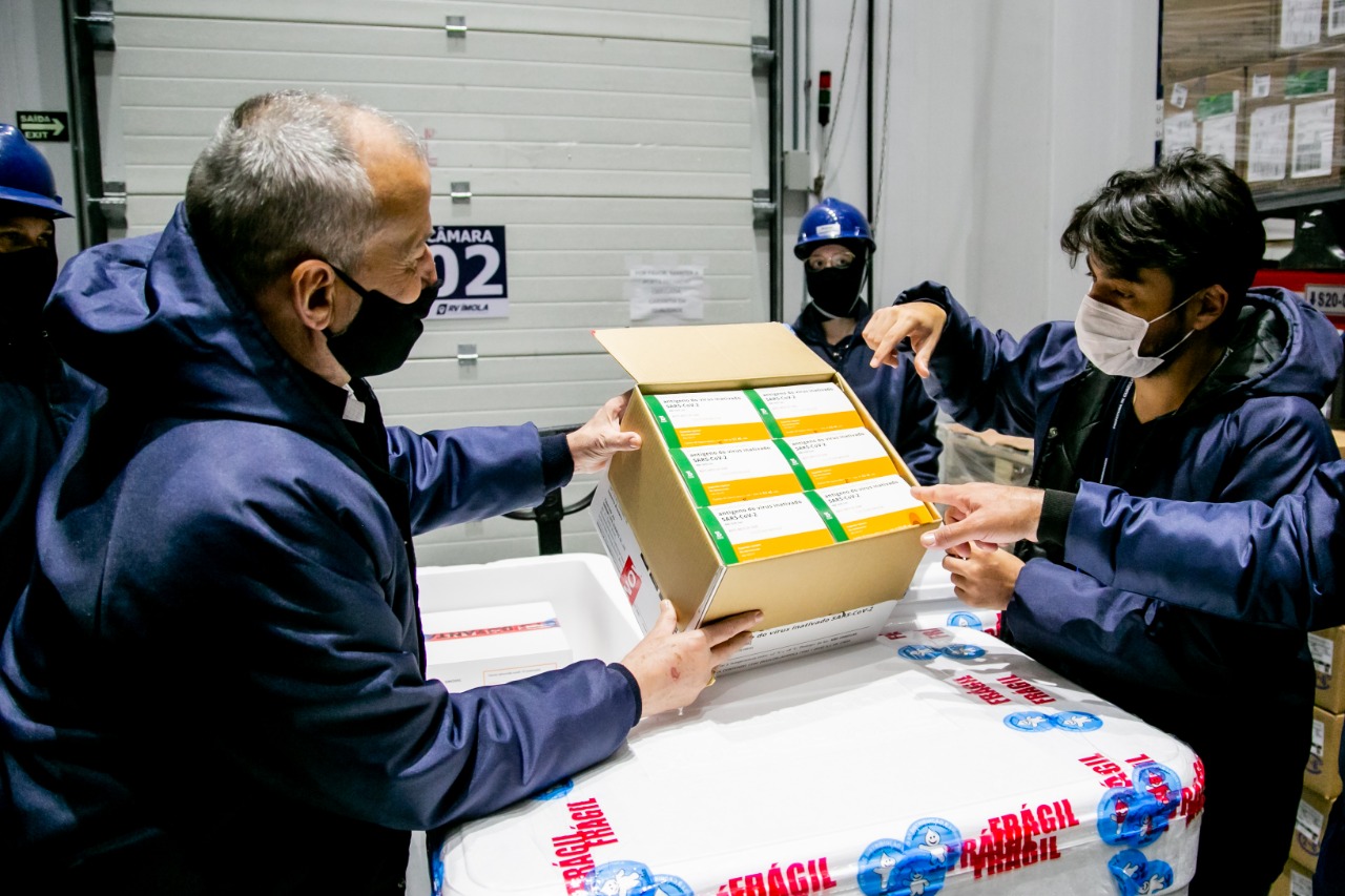 Leia mais sobre o artigo Trabalhadores da saúde começam a ser vacinados no Alto Tietê