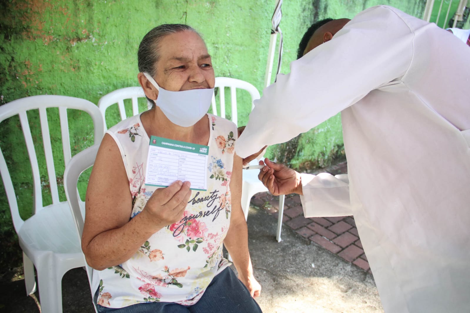 Leia mais sobre o artigo Região recebe novo lote com doses de CoronaVac e AstraZeneca