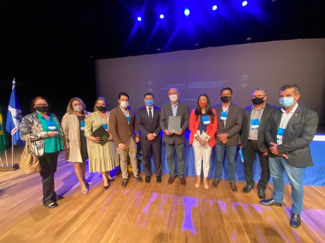 Leia mais sobre o artigo Prefeitos participam de reunião com Ministro da Educação